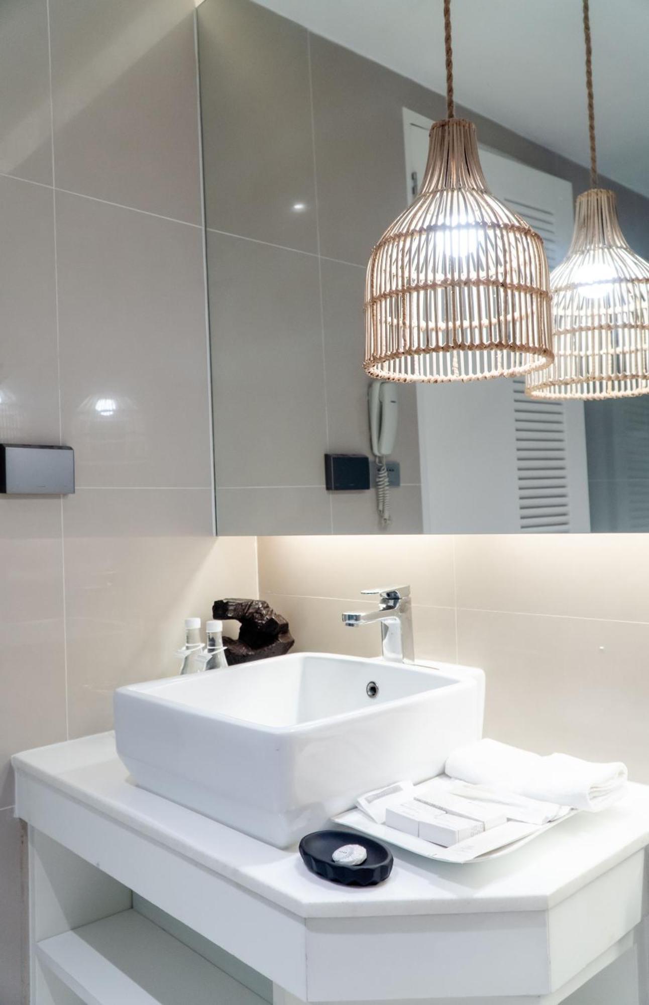 Club Wyndham Sea Pearl Phuket Hotel Patong Buitenkant foto