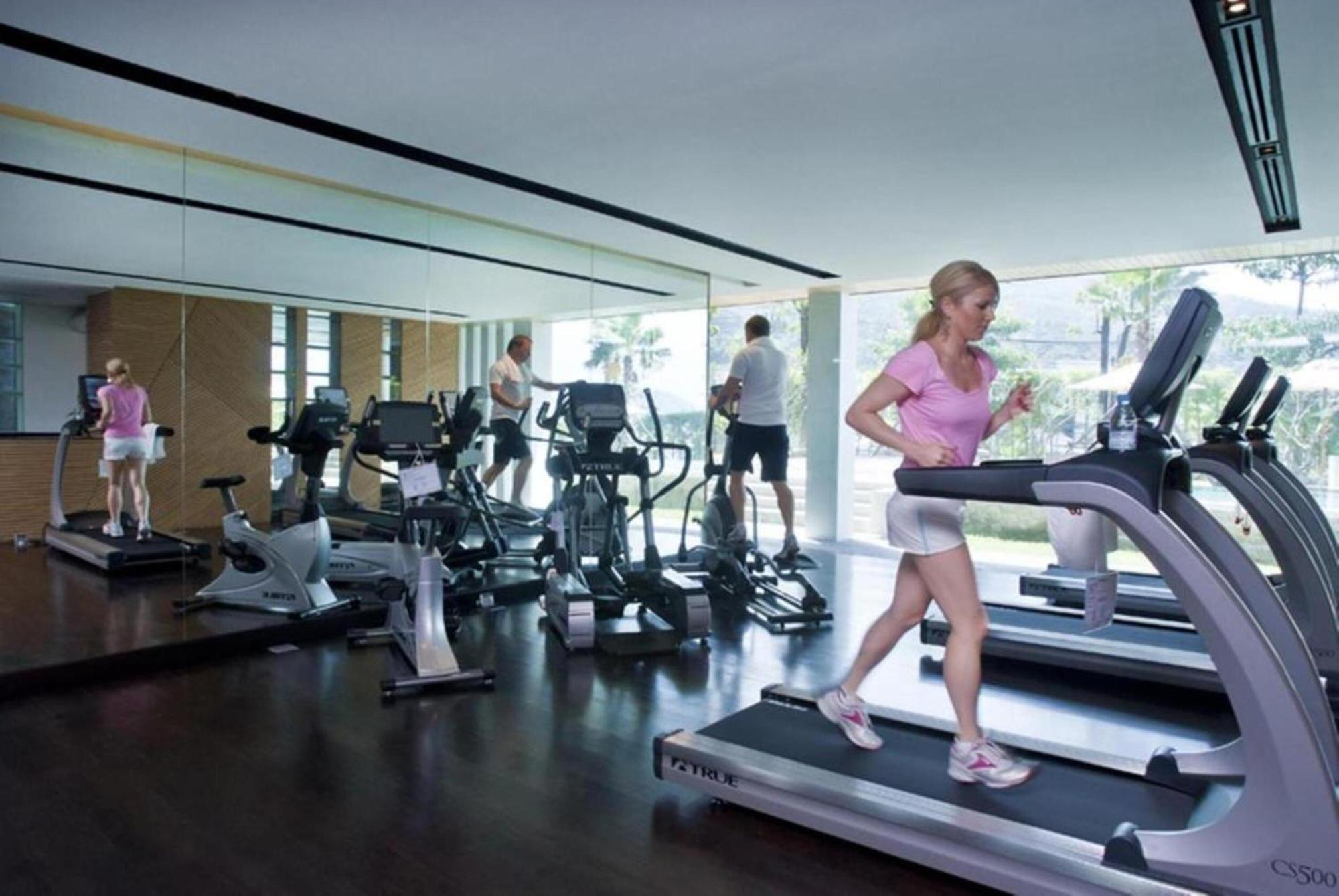 Club Wyndham Sea Pearl Phuket Hotel Patong Buitenkant foto