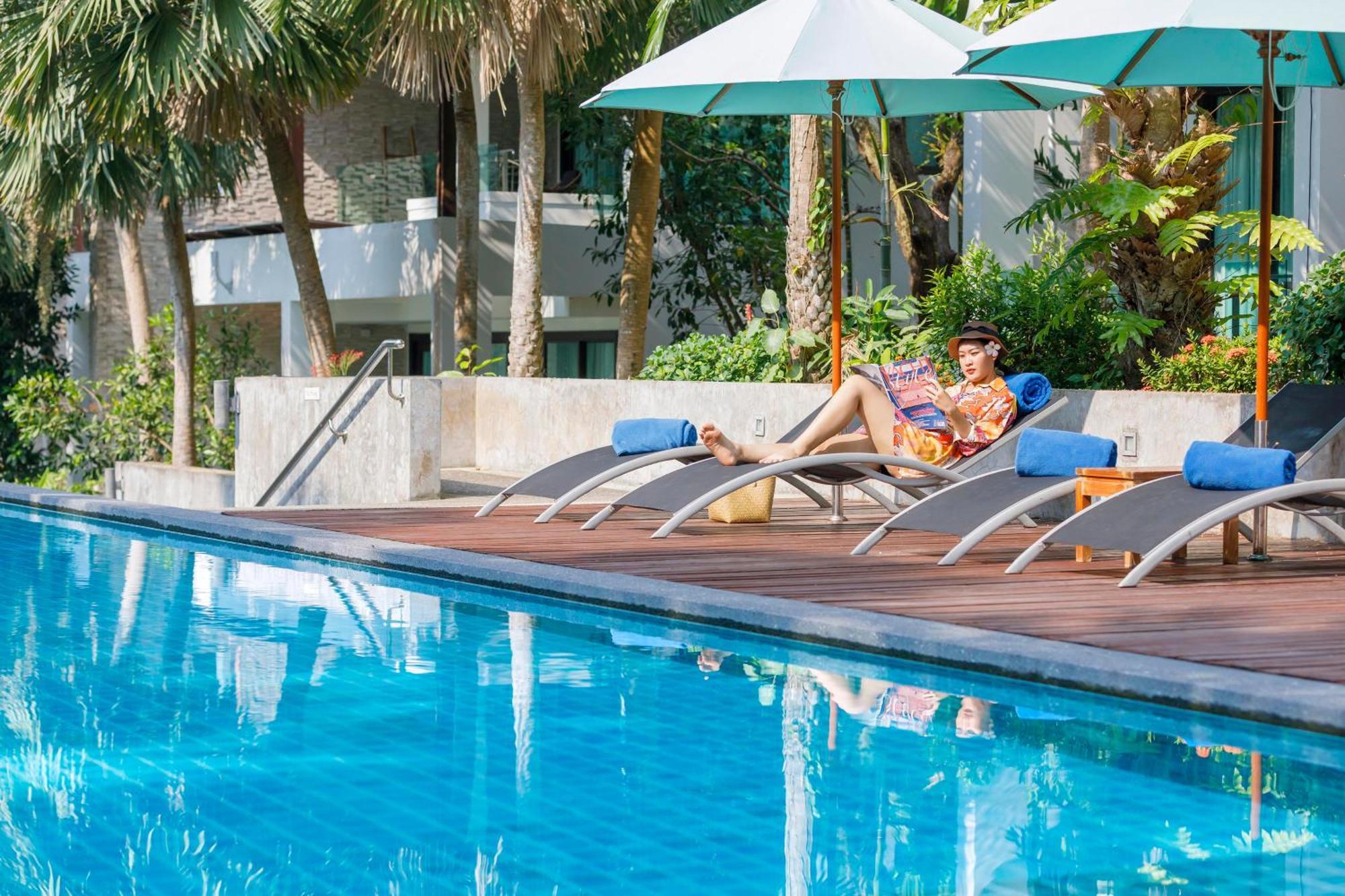 Club Wyndham Sea Pearl Phuket Hotel Patong Buitenkant foto
